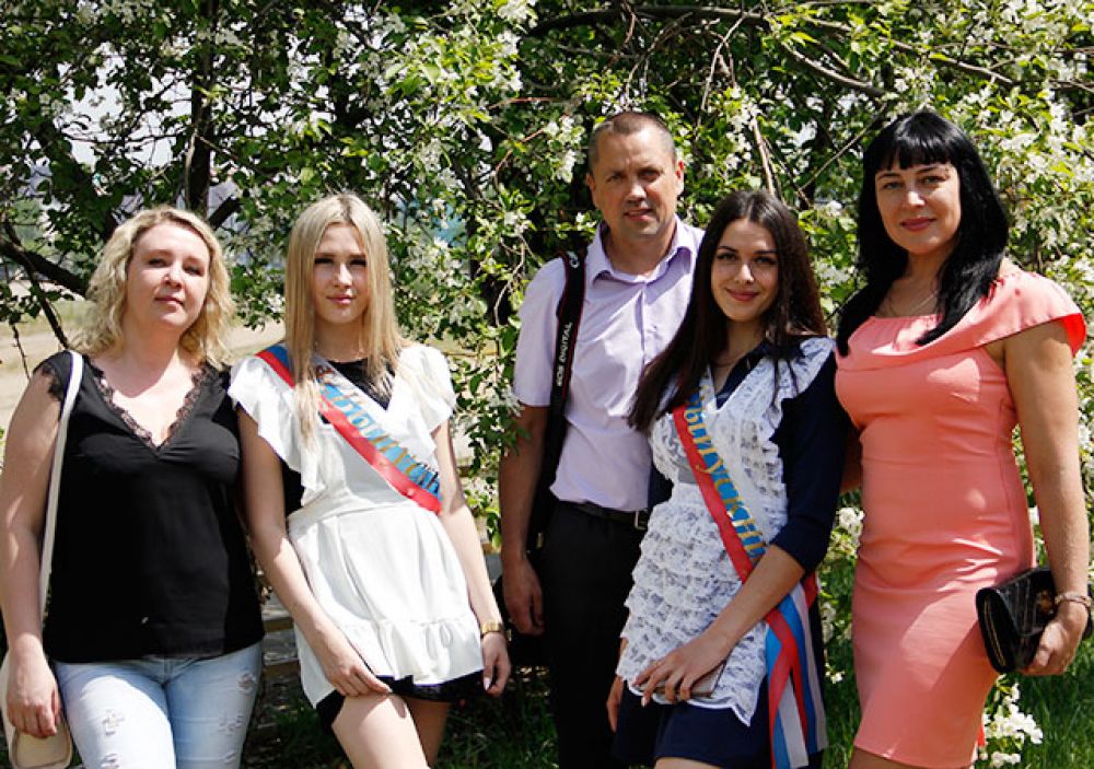 И ролителей.