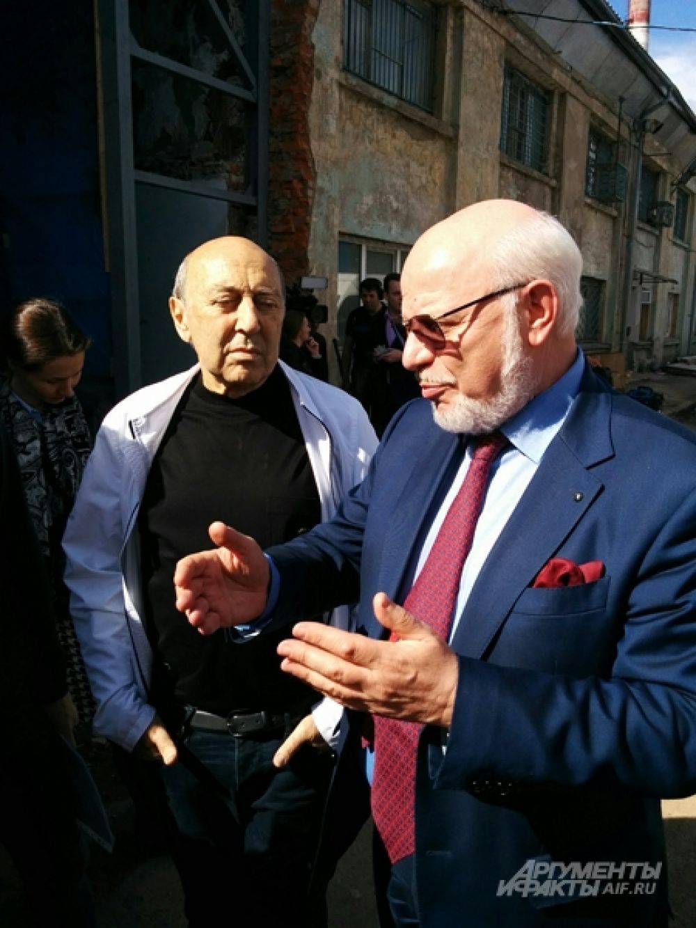 Советник президента, председатель Совета при президенте по развитию гражданского общества и правам человека Михаил Федотов: «Указ президента о создании такого памятника — логичное продолжение линии на увековечивание памяти жертв политических репрессий. Памятник станет одним из самых посещаемых в столице, безусловно. Мы пережили трагедию, мы должны перевернуть эту страницу, но не должны её забывать».