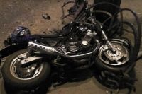 Ночное смертельное ДТП в Тюмени: мотоцикл влетел в ограждение на Республики