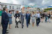 Губернатор отметил, что представленные на форуме работы как замыслы хотелось бы реализовать, в первую очередь, в Воронеже.