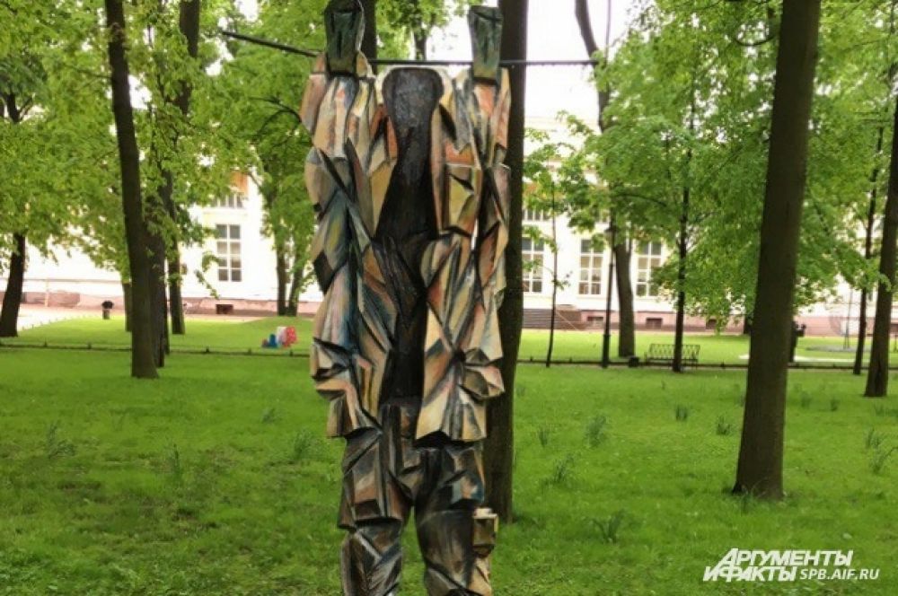 Работы, созданные для фестиваля, символизируют слияние с природой.