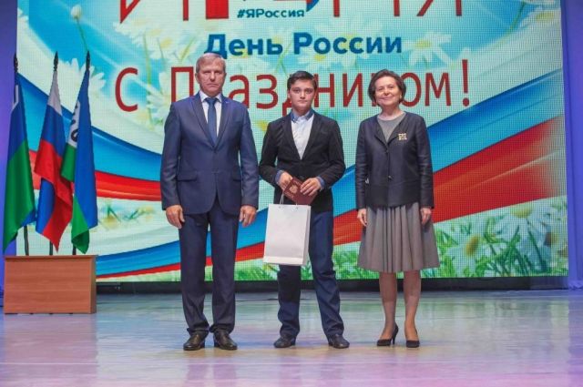 Глава Урая Анатолий Иванов отметил, что получение паспорта – важный шаг к самостоятельной жизни