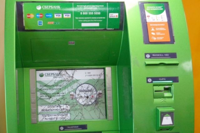 Преступники похитили деньги из двух банкоматов