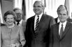 27 июня 1988 года. Канцлер Германии Гельмут Коль, премьер-министр Великобритании Маргарет Тэтчер (слева), министр иностранных дел Великобритании Джеффри Хау (слева сзади) и президент Франции Франсуа Миттеран (справа) во время саммита ЕС в Ганновере. 