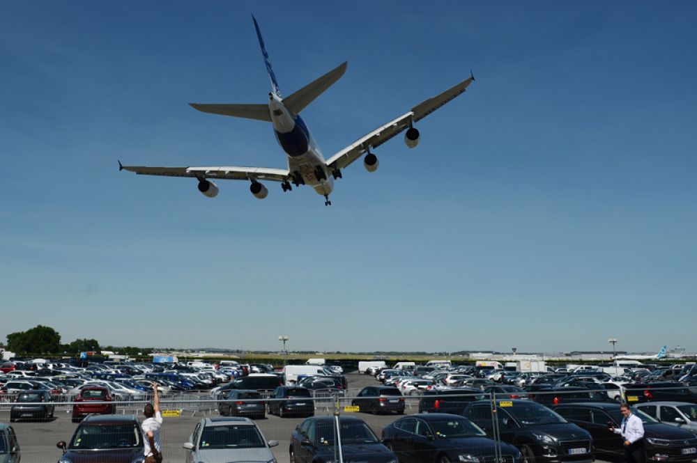Самолет Airbus A 380.