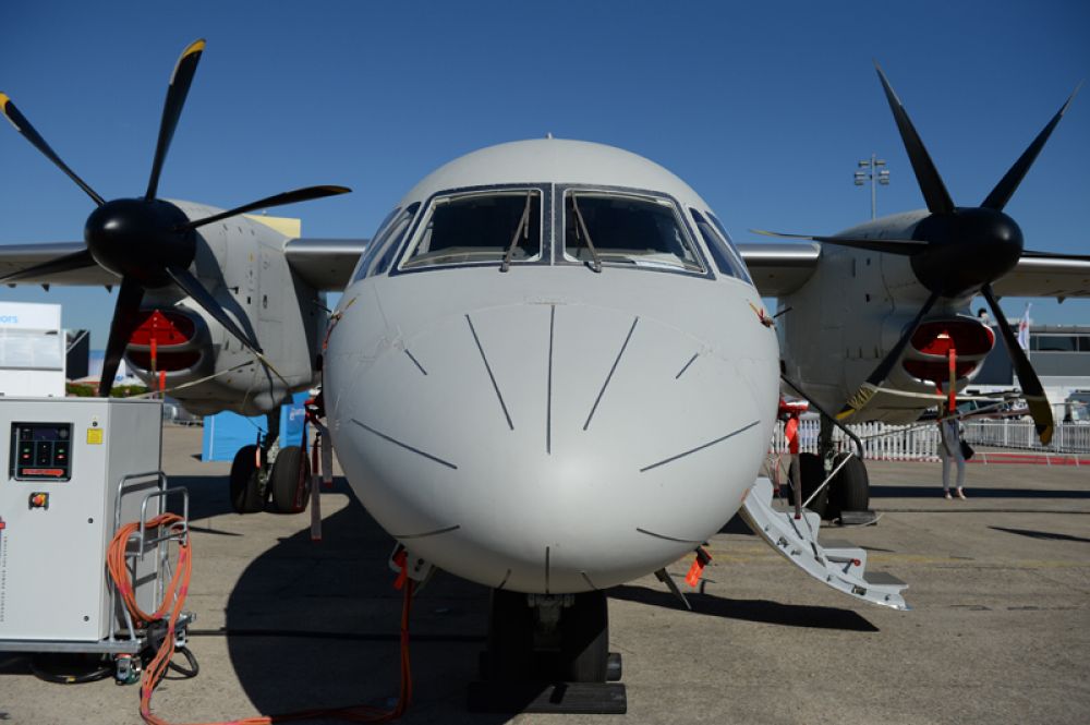 Турбовинтовой многоцелевой транспортный самолёт Ан-132 D.