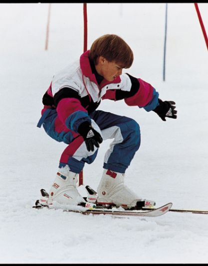 16 апреля 1991 года. Принц Уильям катается на горных лыжах в Лехе, Австрия, во время отпуска с родителями.