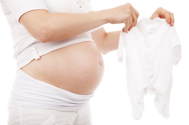 Беременных женщин окружает огромное количество суеверий.