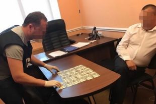 Депутат хотел подкупить полицейского