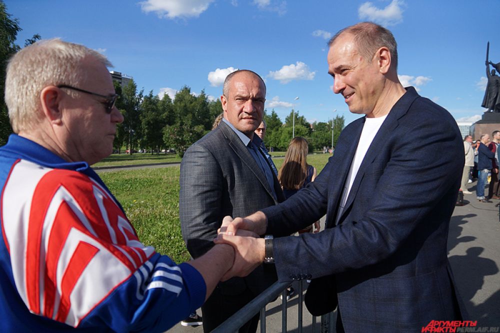 На митинге присутствовал известный пермский политик Константин Окунев.