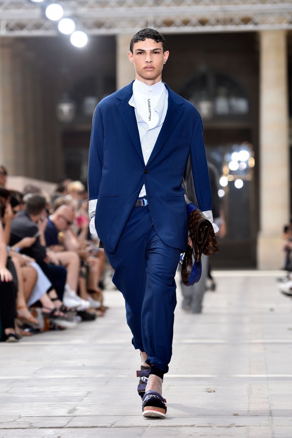Показ Louis Vuitton
