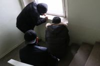 Вдали от родителей: тюменец пускал на съемную квартиру наркоманов