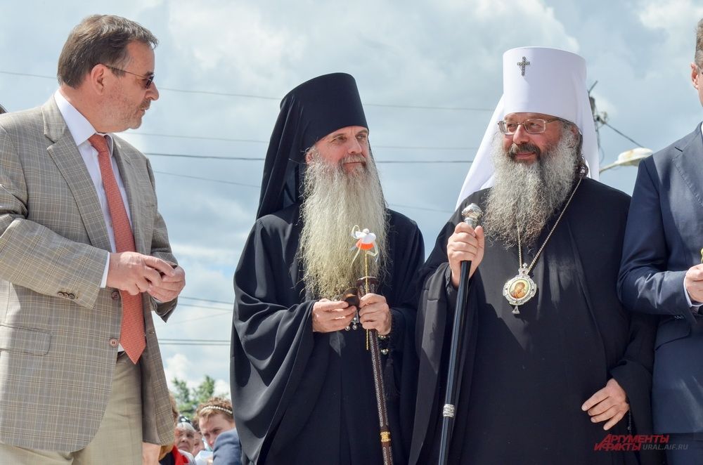 Открытие памятника Елизавете Романовой в Алапаевске.