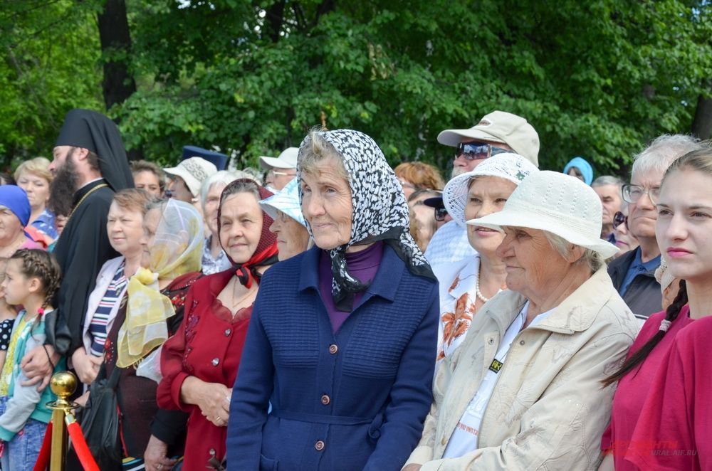 Открытие памятника Елизавете Романовой в Алапаевске.