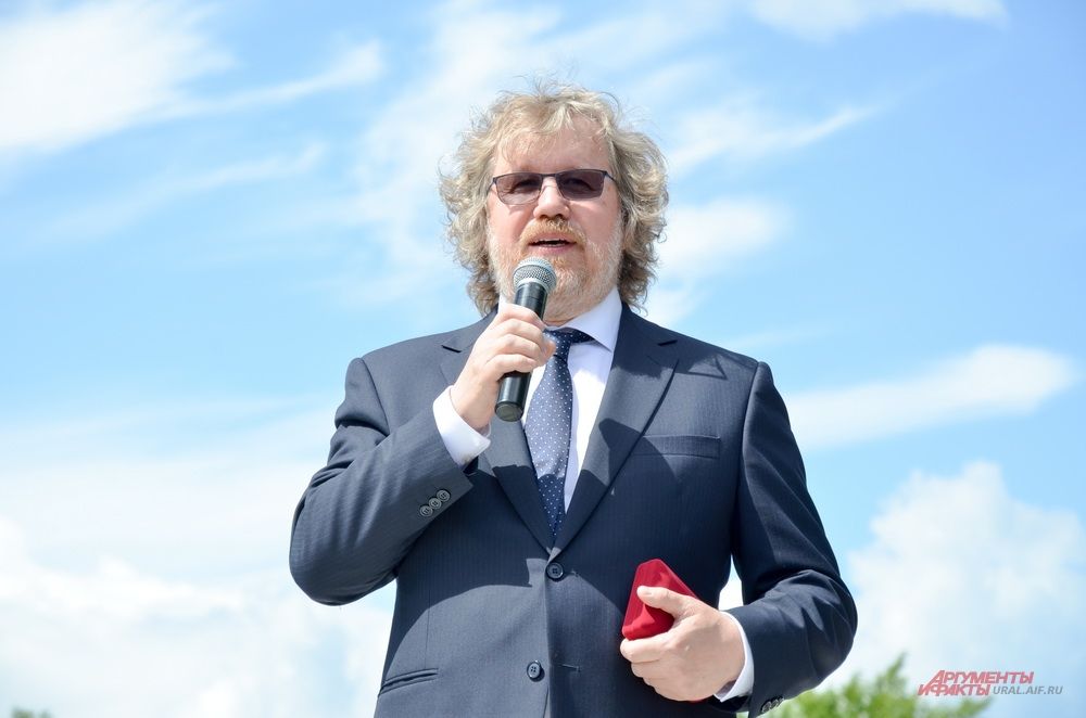 Автор памятника Александр Кокотеев.