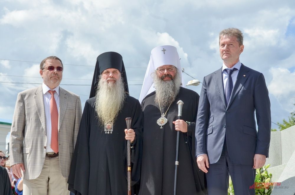 Открытие памятника Елизавете Романовой в Алапаевске.