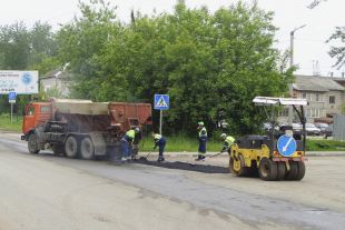 В городе ведутся масштабные ремонтные работы.