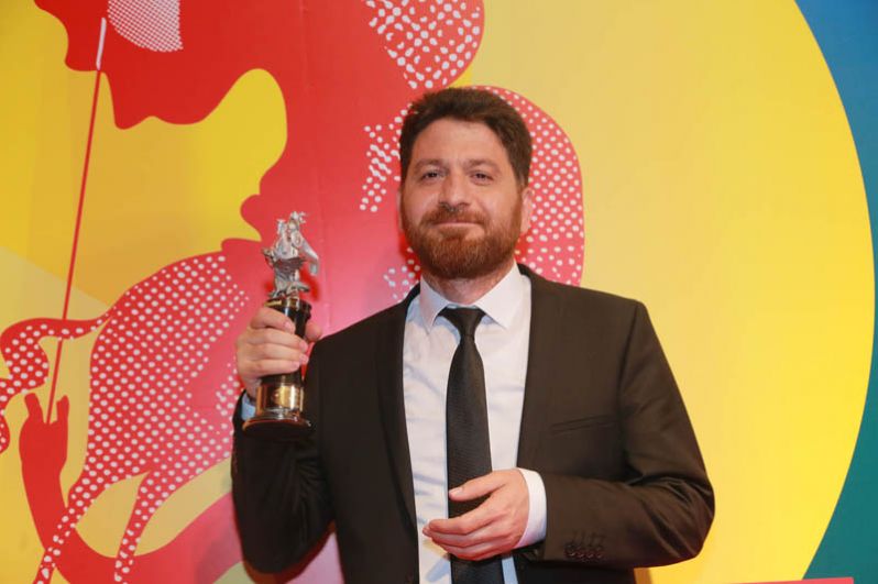 Турецкий режиссер Фикрет Рейхан, получивший награду в номинации «Лучший режиссер».