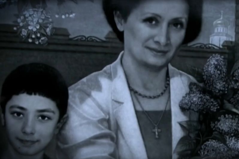 Костя Калоев, 11 лет, и его мама Светлана Калоева.