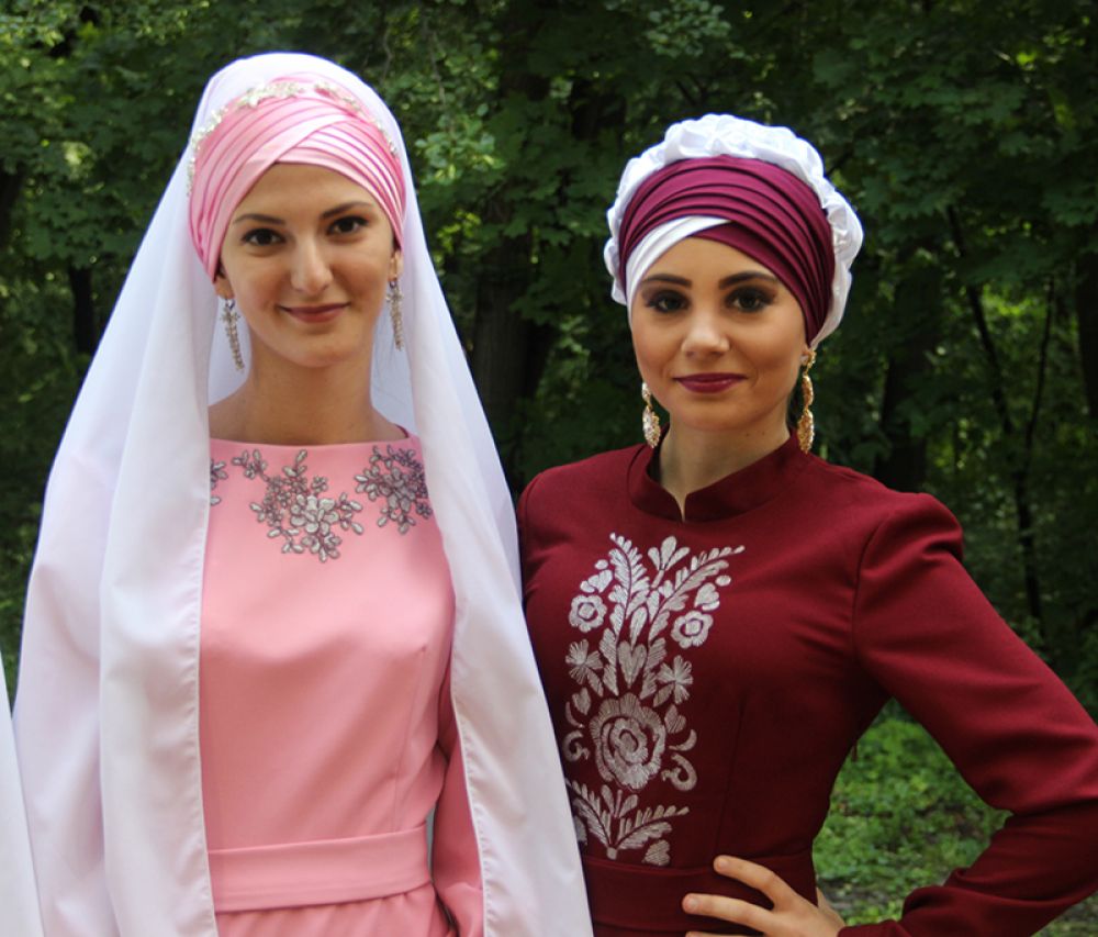 Татарские красавицы.