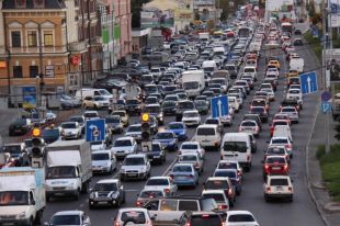 Автомобили на дороге