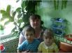 Каверзины Денис и Анна (3 года), Юлия Юрьевна и Владимир Владимирович. Такие ка мы у мамы одни, потому что двойняшки мы. У нас есть ещё сестрёнки две, две бабушки и много родни.