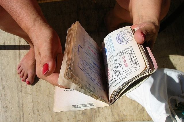 Калининградские пограничники аннулировали поддельные визы у 230 иностранцев.