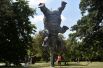 5 июля. Скульптура Микеля Барсело «Большой слон» на выставке скульптуры Фризе в Лондоне.
