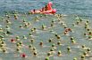 5 июля. Участники ежегодного заплыва по Цюрихскому озеру, Швейцария.