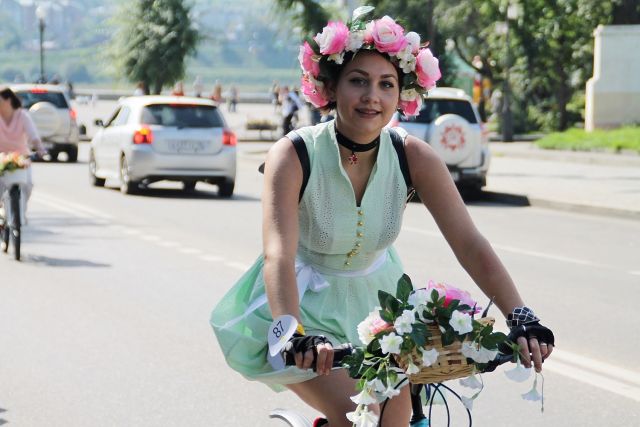 Велопарад «Леди на велосипеде» в Иркутске.