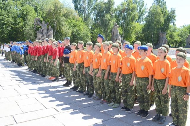 Для мальчишек и девчонок России стать курсантом смены «Вектор мужества» - большая заслуга.