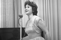 Тамара Григорьевна Миансарова выступает на концерте. 1962 год.