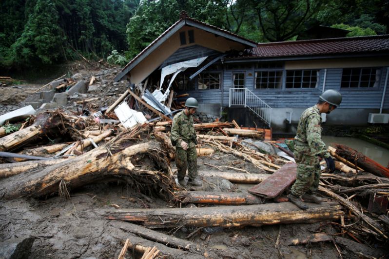Последствия наводнения в Японии.