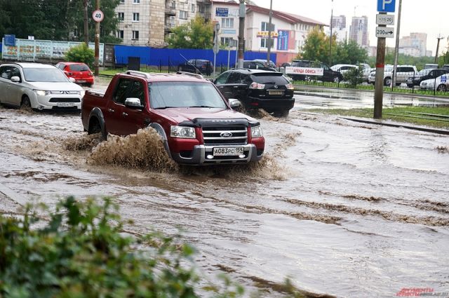 Затопленными оказались Комсомольский проспект, улица Ленина, улица Советская.