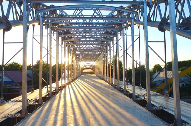 Два таких же алюминиевых моста перед Универсиадой-2019 появятся в Красноярске.
