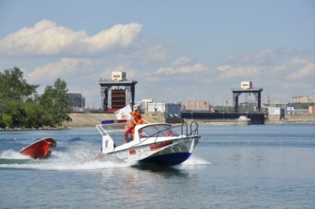 Состязания в скоростной гонке и маневрировании на моторных лодках и катерах пройдут в Иркутске.