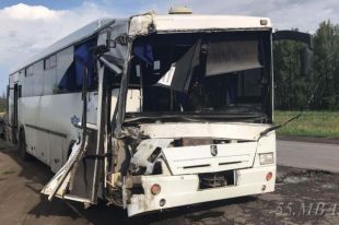 Автобус въехал в попутно двигавшуюся «газель».
