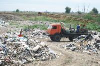 Незаконные залежи мусора помогают ликвидировать тюменцы