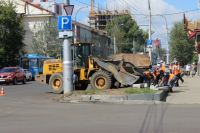 Дорожный ремонт в Иркутске идёт полным ходом.