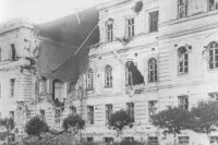 Здание Ярославской духовной семинарии, разрушенное в июле 1918 года.