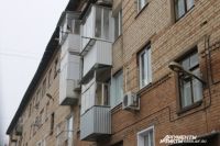 Пьяный житель Новотроицка разбился насмерть, выпав балкона 5 этажа.