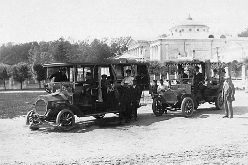 NAG и «Даймлер» в Останкино, 1913 год.