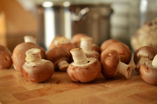 Есть грибы можно круглый год, если заранее позаботиться о заготовках. 