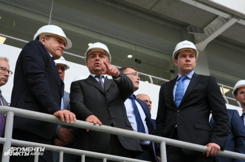 «Строительные работы на стадионе, возле стадиона будет реализовано в срок. Я уверен», - заявил Виталий Мутко.