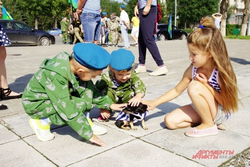 Праздник отмечали даже маленькие четвероногие жители Новосибирска