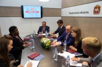 Встреча губернатора Бориса Дубровского с послом ЮАР в России на «ИННОПРОМе»