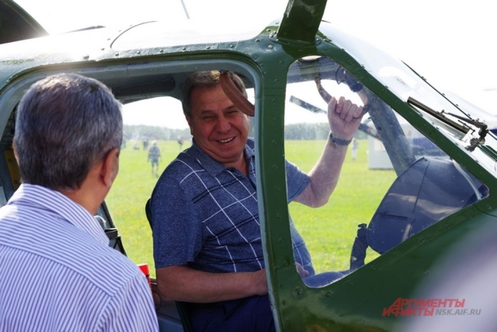 Авиатехника никого не оставляет равнодушным. Даже губернатора, всегда сдержанного на эмоции!!!