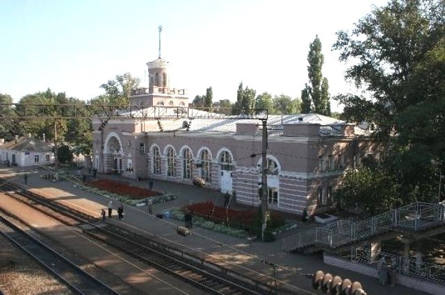 Вокзал станции Каменская, рядом с которым произошла катастрофа.
