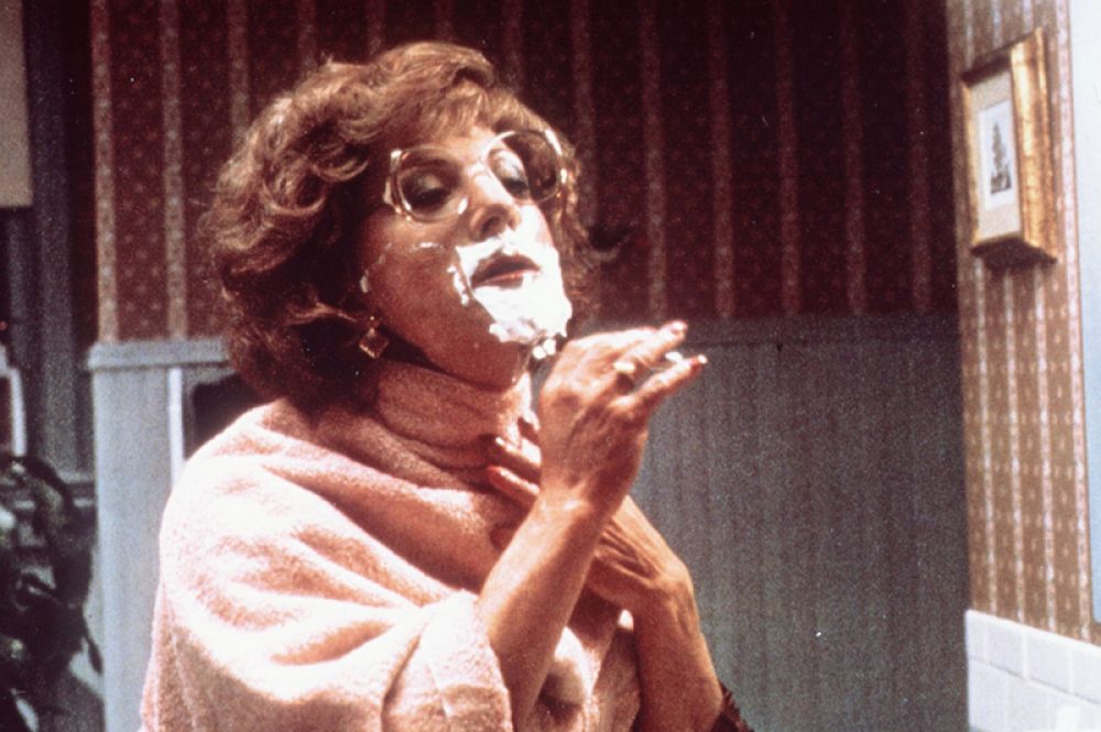 Фильм режиссёра Сидни Поллака «Тутси» (1982), где Хоффман выступил в дуэте с Джессикой Лэнг, имел большой успех в прокате. За роль Дороти Дастин получил сразу несколько кинематографических наград, включая Золотой глобус и премию BAFTA как лучший актёр года.