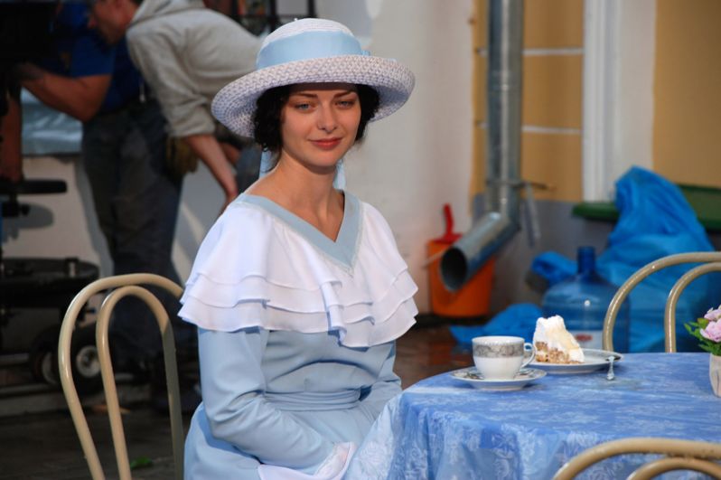 Актриса Марина Александрова на съемках сериала «Котовский». 2009 год.